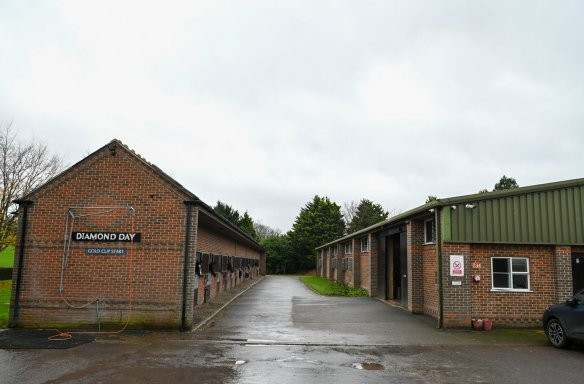 Faringdon Place Stables, Lambourn
