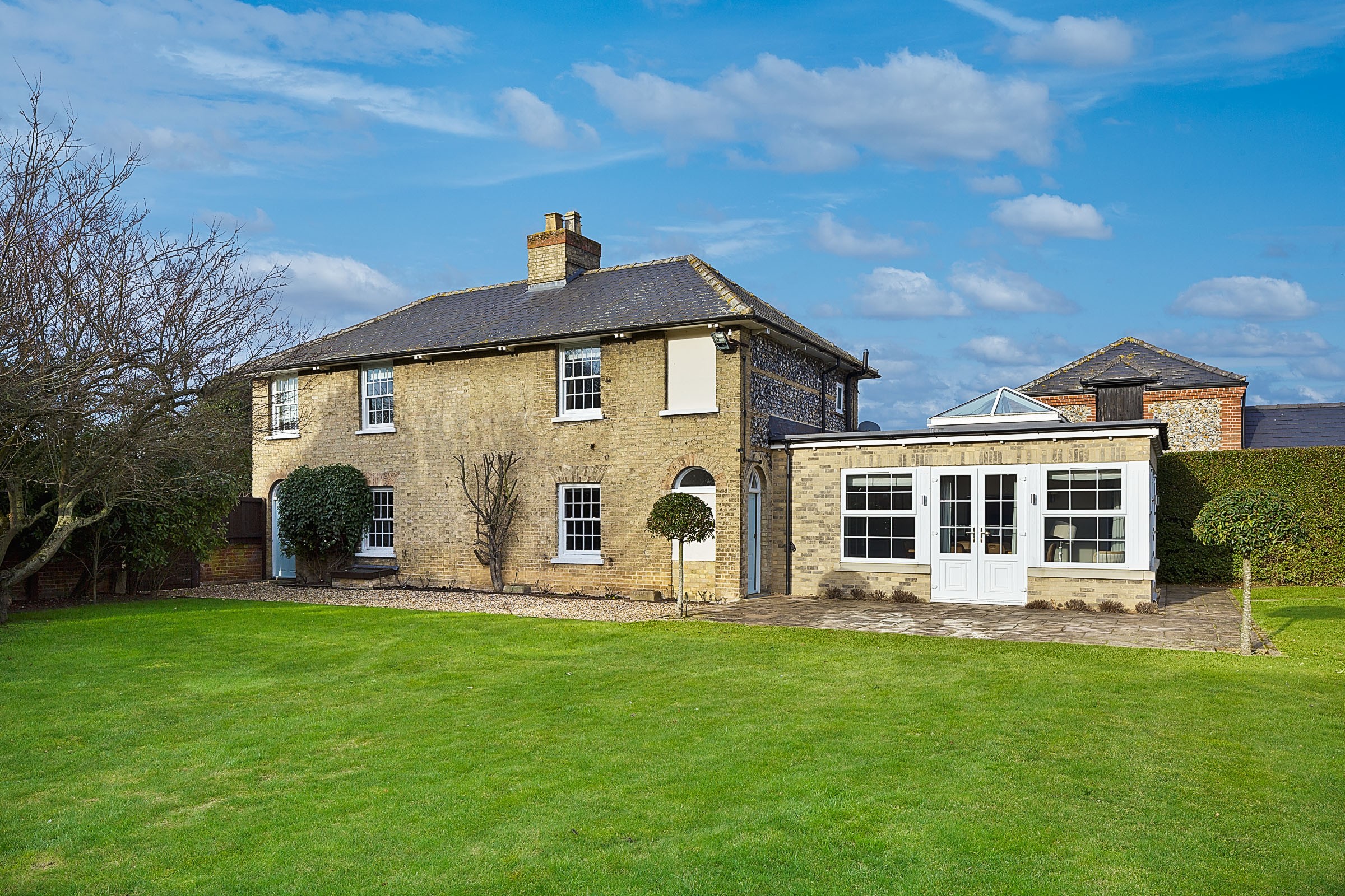 KREMLIN COTTAGE STABLES