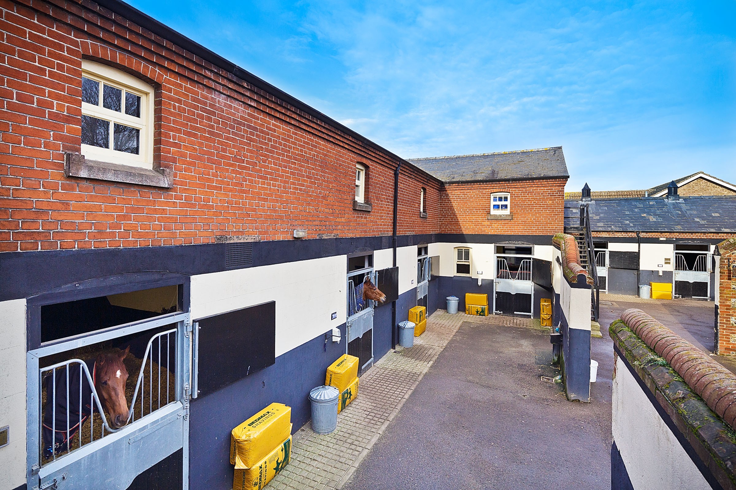 KREMLIN COTTAGE STABLES