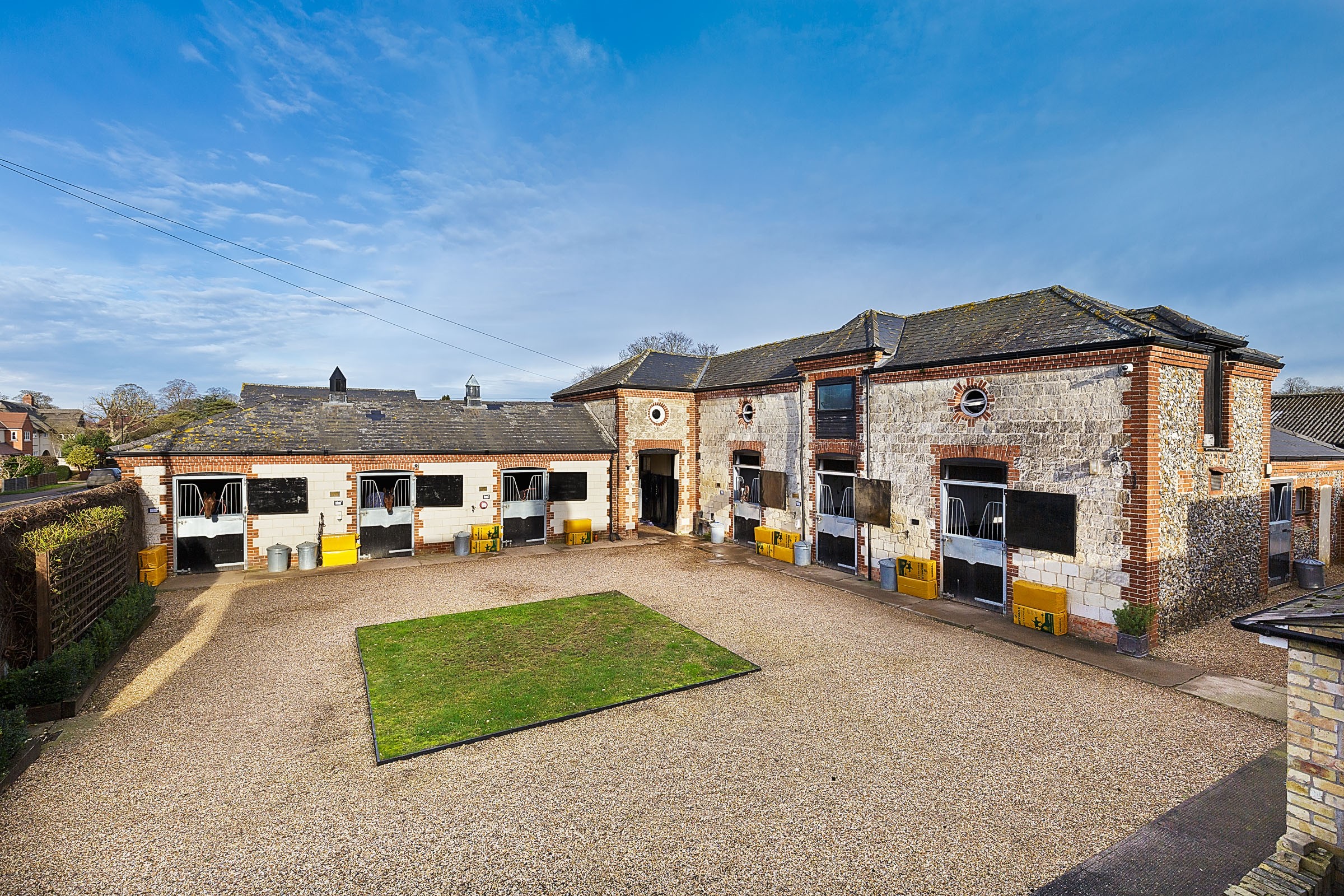 KREMLIN COTTAGE STABLES